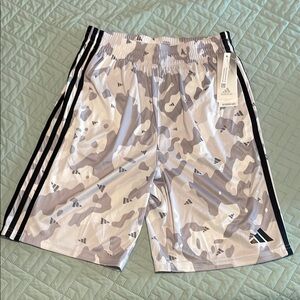 Adidas Gray and Black Athletic Shorts Size Boys Large